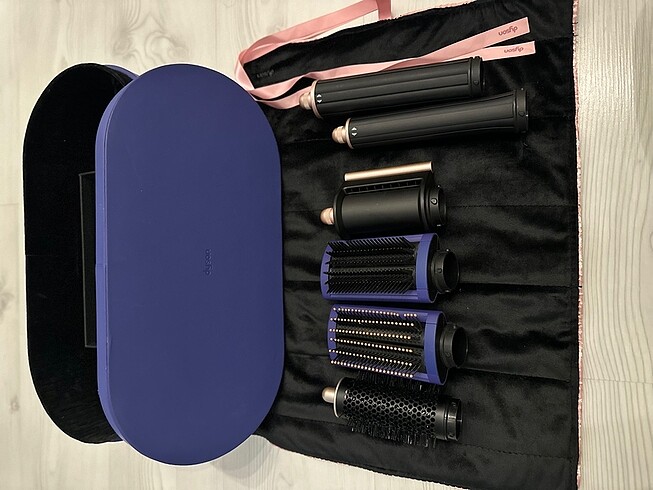 Dyson airwrap