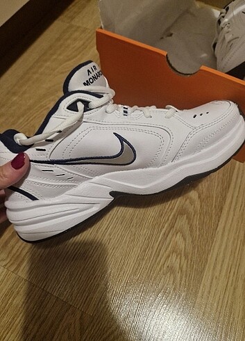 38,5 Beden beyaz Renk Orijinal nike monarch air spor ayakkabısı