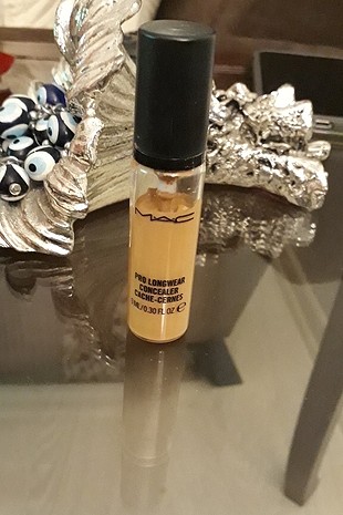 MAC CONCEALER 