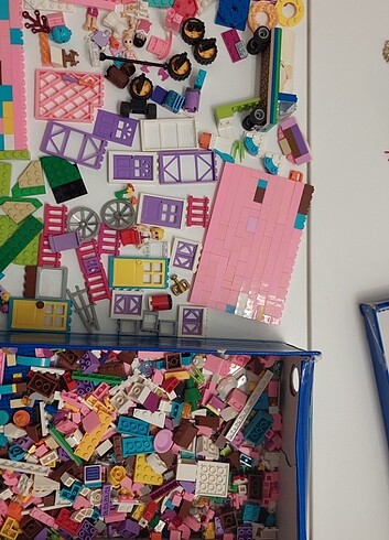 Yüzlerce Parçalı Lego