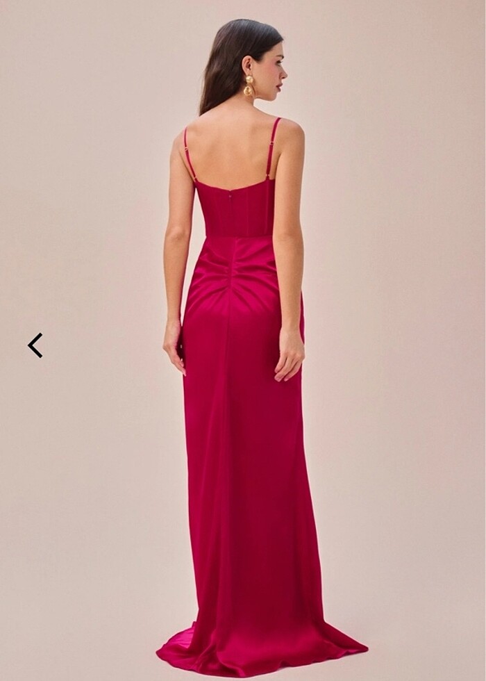 oleg cassini abiye elbise kırmızı bordo renktir . - Görsel 2