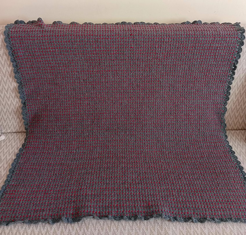 Gri Nakışlı Örgü Çocuk Battaniyesi - Görsel 4