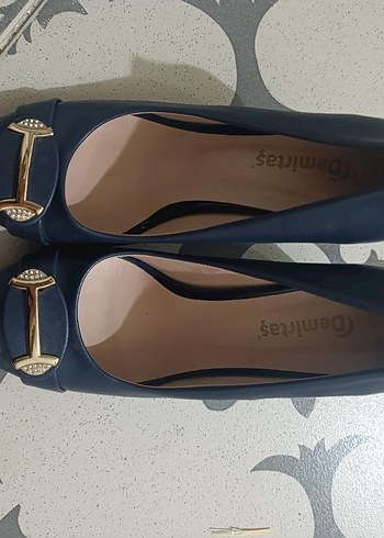 Mavi Dolgu Topuklu Klasik Stiletto