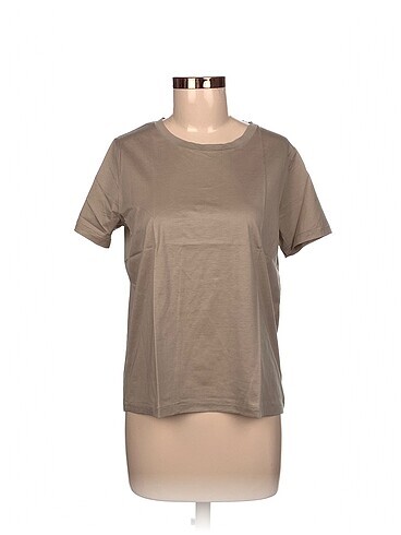 Zara T-shirt %70 İndirimli.