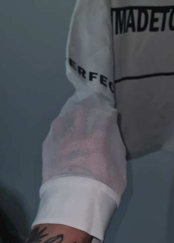 beyaz svet kollarda tul detayli - Görsel 2