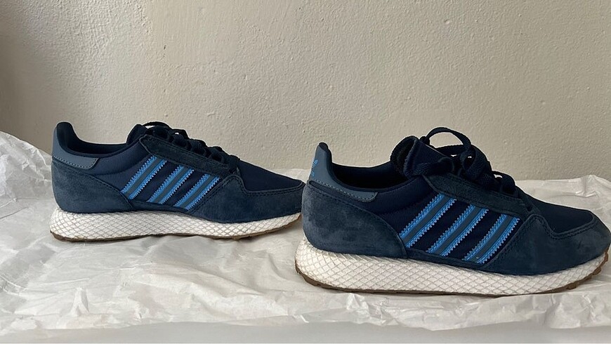 37 Beden lacivert Renk Adidas ayakkabı