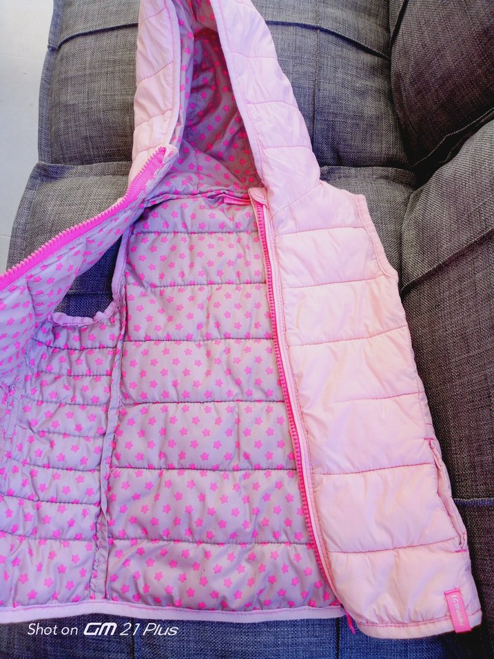 Kız Çocuk Kapüşonlu Pembe Fermuarlı Yelek - Görsel 3