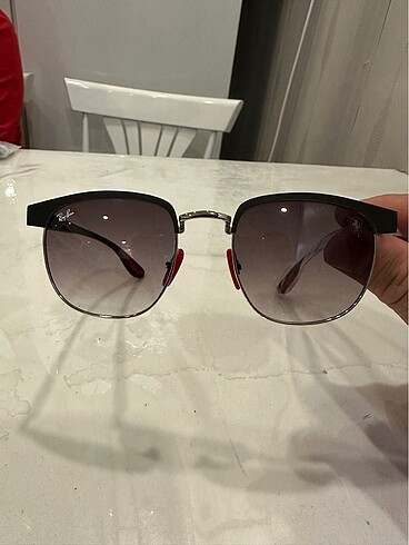 Ferrari Model Rayban Güneş Gözlüğü