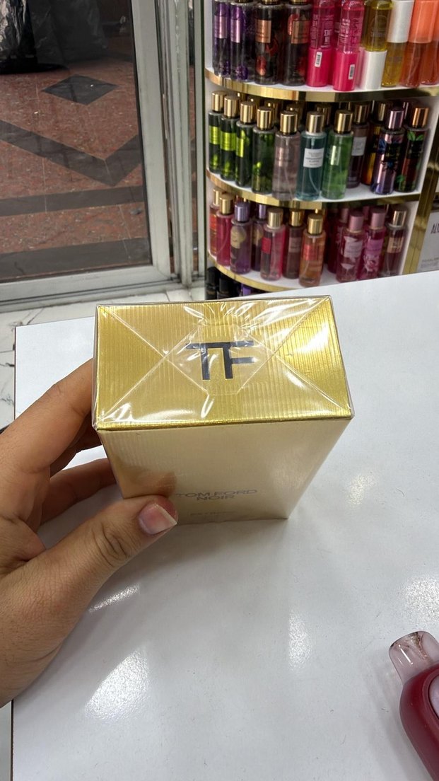 Tom Ford Noir Extreme Erkek Parfümü - Görsel 2