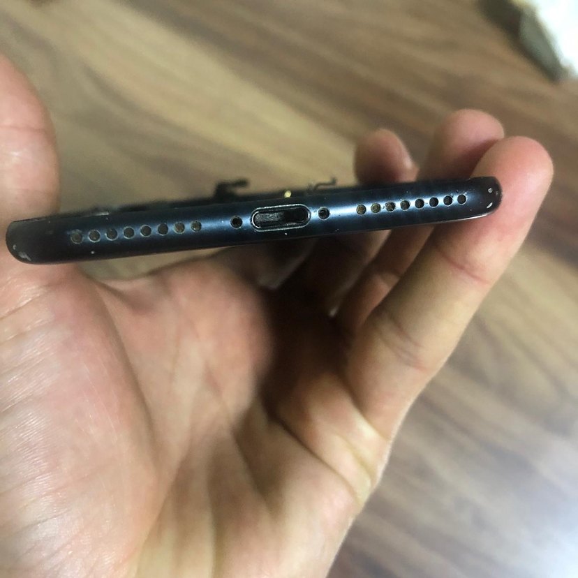 iPhone 7 Plus İç Kasa Siyah Parça - Görsel 3