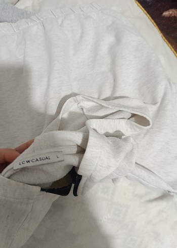 Beyaz fermuarlı Kadın Sweatshirt - Görsel 3