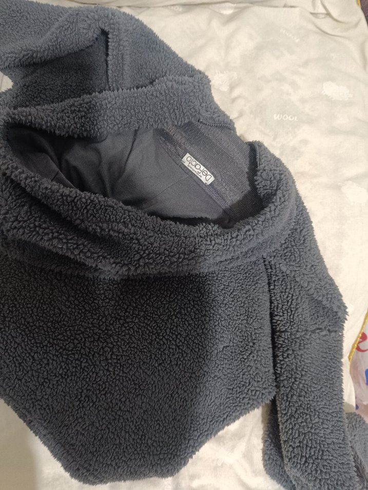 Gri Kapüşonlu Kadın Peluş Ceket/Satıldı! - Görsel 3