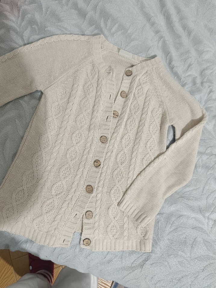 Düğmeli Beyaz Triko Hırka - Görsel 2