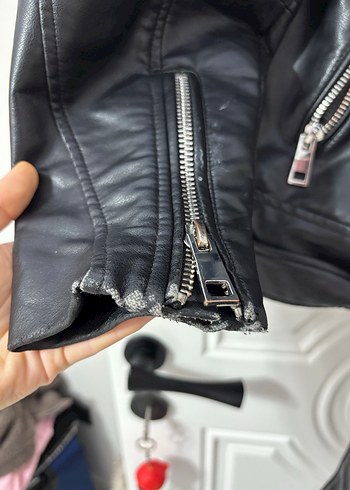 Zara Kadın Siyah Deri Biker Ceket - Görsel 4