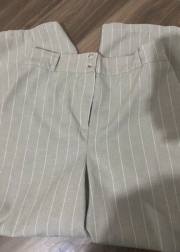 Kadın Bej Keten Pilili Rahat Kesim Pantolon - Görsel 2