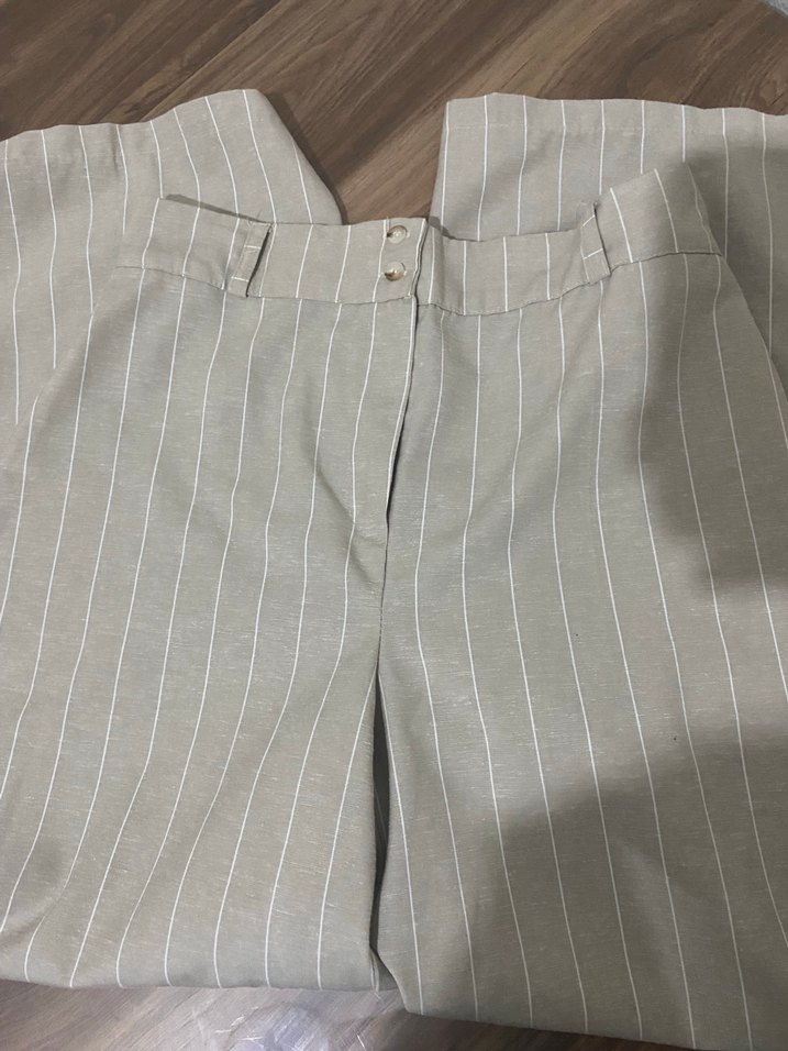 Kadın Bej Keten Pilili Rahat Kesim Pantolon - Görsel 2