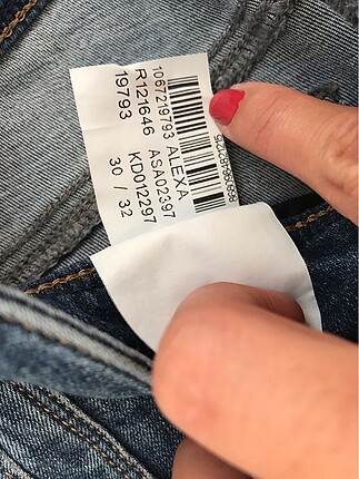32 Beden lacivert Renk Mavi marka kadın kot şort
