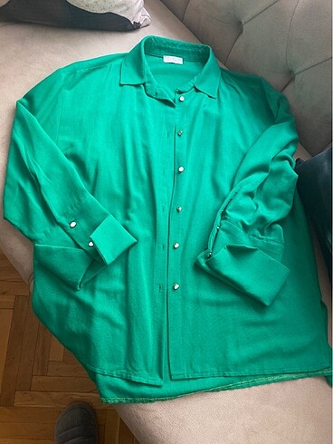Zara Yeşil keten gömlek