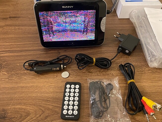 Sunny SUNNY 7?? TFT LCD TV AYAKLI VE ARAÇ İÇİ KULLANIM