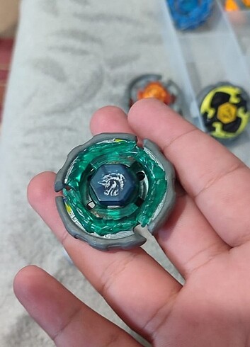 Beyblade Ray Striker