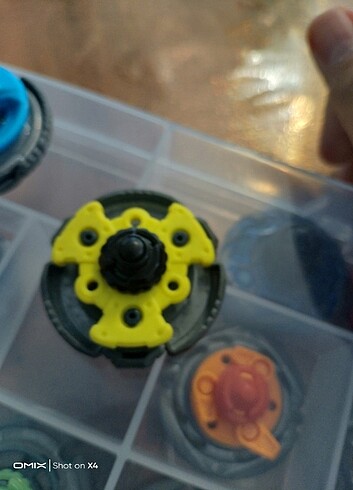  Beyblade Fang İonis