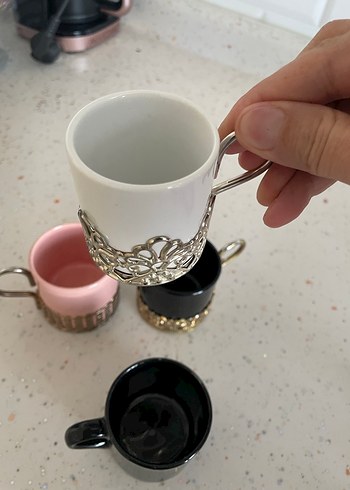 Metal detaylı pembe ve siyah fincan seti - Görsel 4