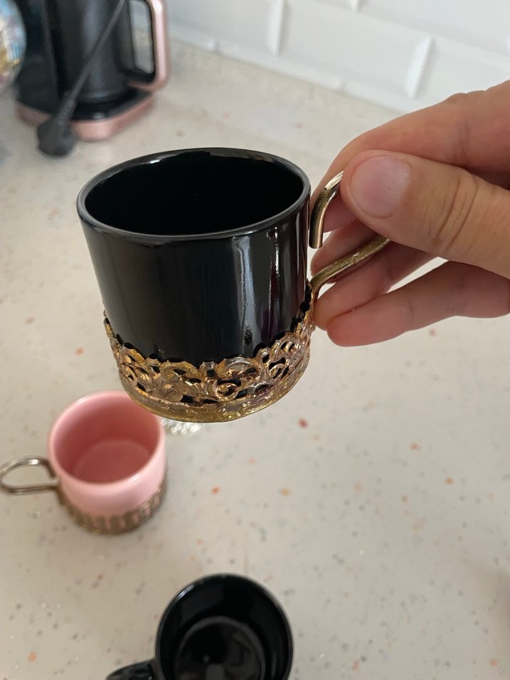 Metal detaylı pembe ve siyah fincan seti - Görsel 5