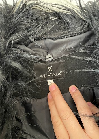 Kuşaklı Siyah Kaban, Tüy Detaylı Yaka - Görsel 4