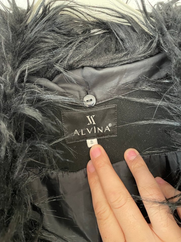 Kuşaklı Siyah Kaban, Tüy Detaylı Yaka - Görsel 4