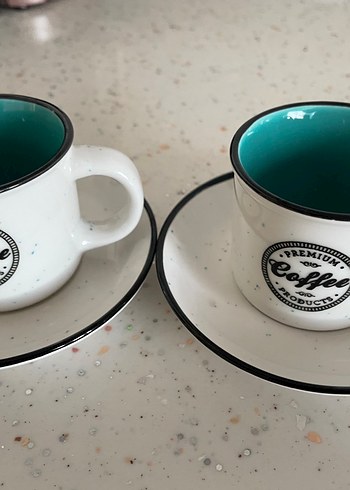 Beyaz ve Gri Kahve Fincanları ve Tabağı Seti - Görsel 3