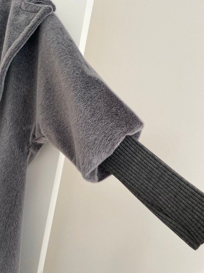 Gri Uzun Kürklü Kadın Kaban - Görsel 3