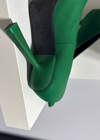 ZARA Kadın Yeşil Stiletto Topuklu Ayakkabı - Görsel 3