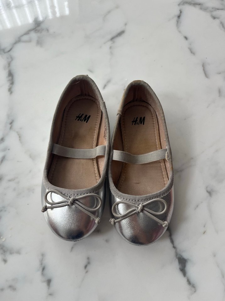 Kız Çocuk Gri Metalik Babet Ayakkabı - Görsel 2