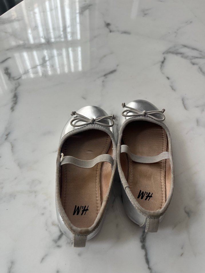 Kız Çocuk Gri Metalik Babet Ayakkabı - Görsel 3