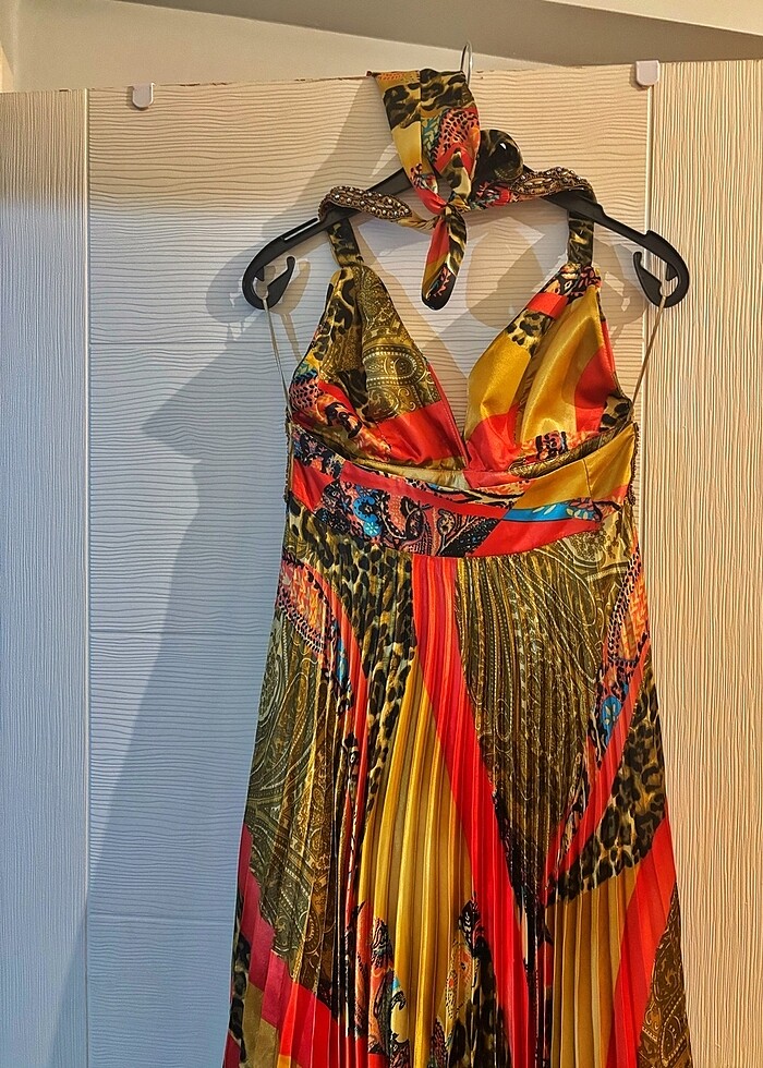 Çok şık bir abiye.. - Görsel 4