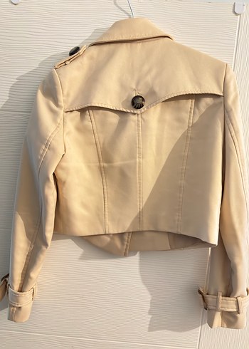 Düğmeli Kısa Bej Kadın Trençkot - Görsel 3