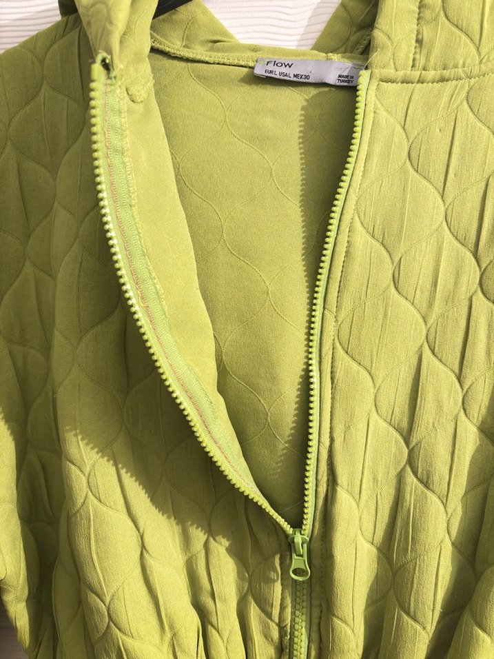 Yeşil Kapüşonlu Fermuarlı Kadın Ceket - Görsel 3