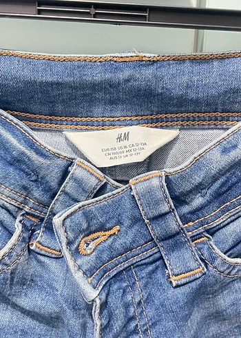 Dantel Detaylı Mavi Mini Denim Şort - Görsel 2