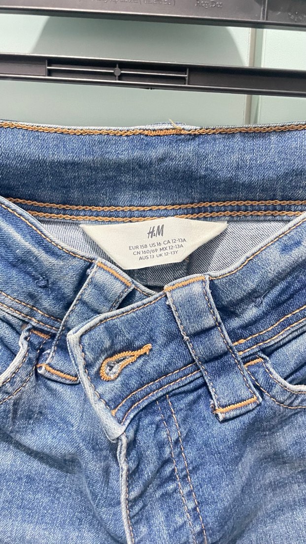 Dantel Detaylı Mavi Mini Denim Şort - Görsel 2