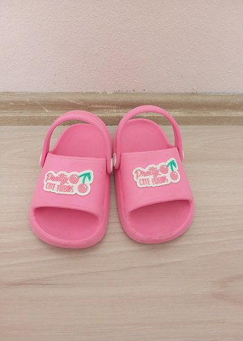 Kız Çocuk Pembe Baskılı Bantlı Terlik