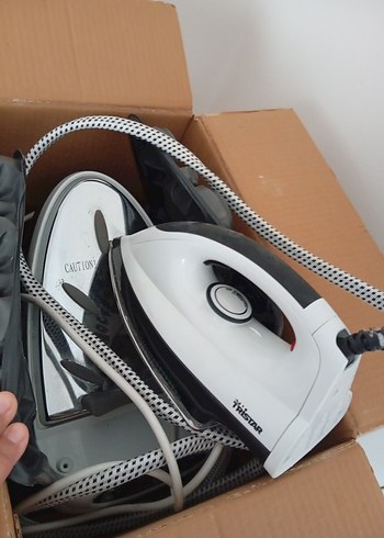 Beyaz ve Gri Buharlı Ütü - Görsel 6