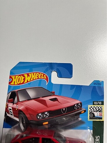  Beden Hot Wheels Alfa romeo gtv6 3.0