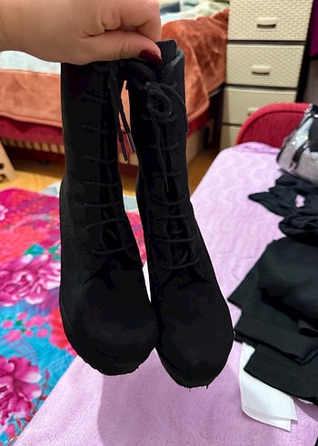 Siyah Süet Dolgu Topuklu Gotik Kadın Bot - Görsel 7