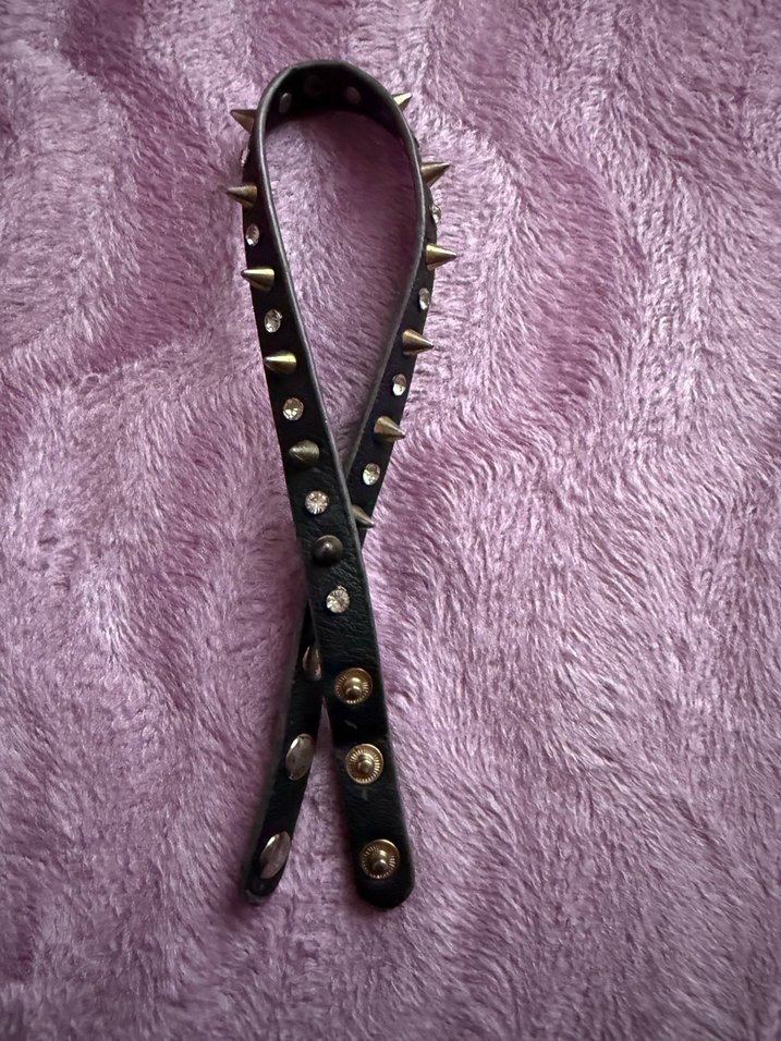 Siyah Tokalı Metal Sivri Uçlu Rock Punk Bileklik - Görsel 4