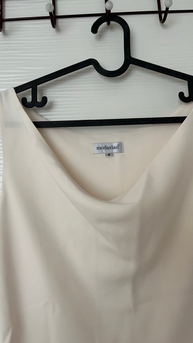 Beyaz V Yaka Drapeli Kadın Bluz - Görsel 2