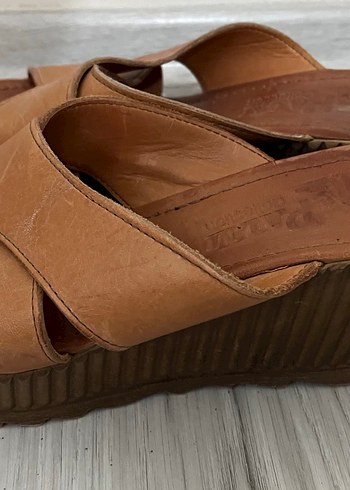 Bej Deri Dolgu Topuklu Kadın Terlik - Görsel 5