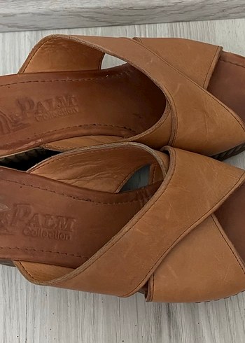 Bej Deri Dolgu Topuklu Kadın Terlik - Görsel 3