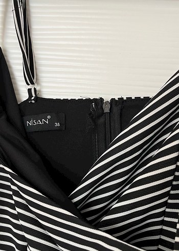 Siyah Beyaz Çizgili Midi Elbise - Görsel 3