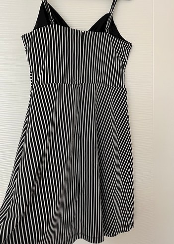 Siyah Beyaz Çizgili Midi Elbise - Görsel 5