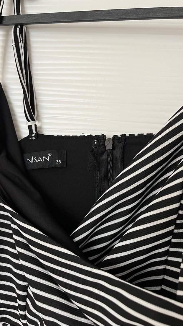 Siyah Beyaz Çizgili Midi Elbise - Görsel 3